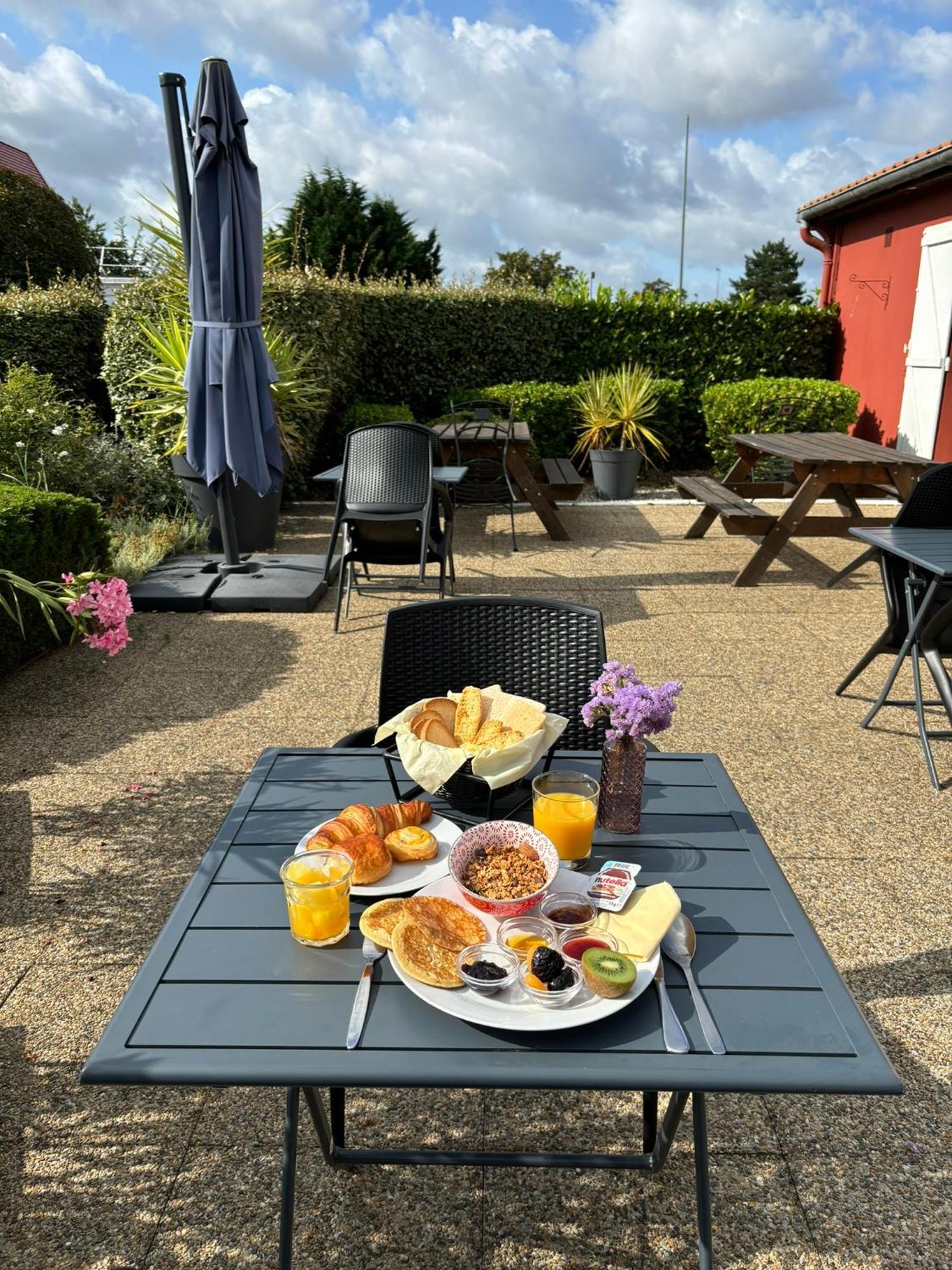 Hotel Kyriad Bordeaux Lormont Extérieur photo